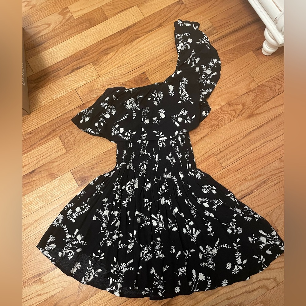 Olivaceous black and white floral romper dress, Size S